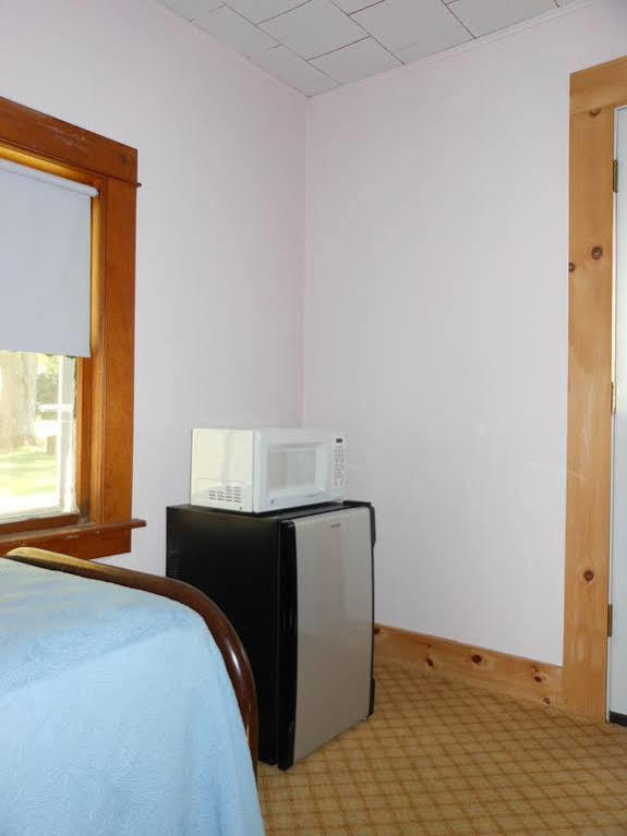 Katahdin Cabins Otel Millinocket Dış mekan fotoğraf