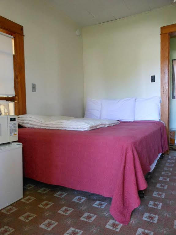 Katahdin Cabins Otel Millinocket Dış mekan fotoğraf