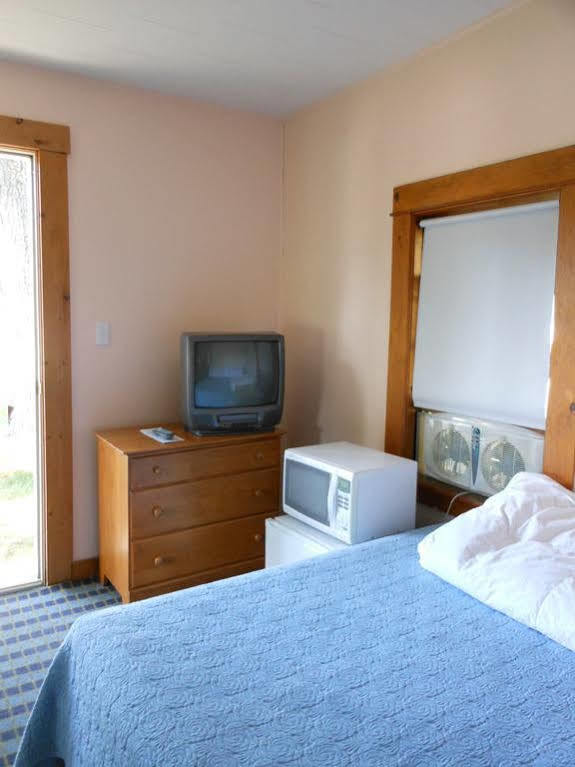 Katahdin Cabins Otel Millinocket Dış mekan fotoğraf